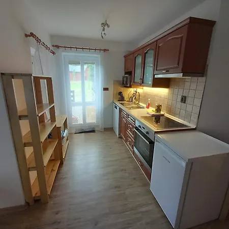 Apartman Eskadra 1 *